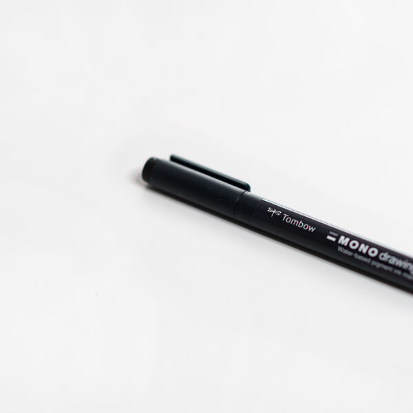 Tombow Mono Drawing Liner mit Kappe